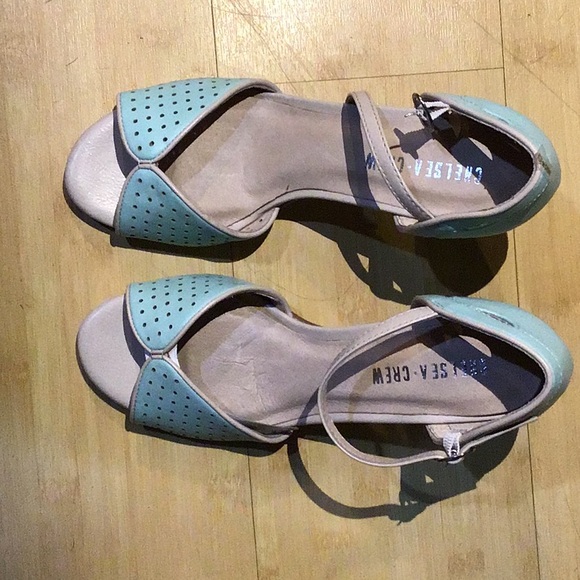 Chelsea Crew Pinup “ Nicola” Mint Heels - Picture 3 of 3